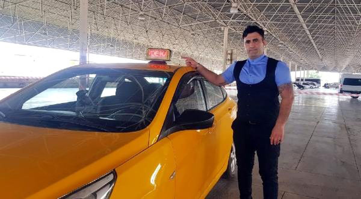 Antalya\'da taksicilerden 5 dilde \'evde kal\' uyarısı