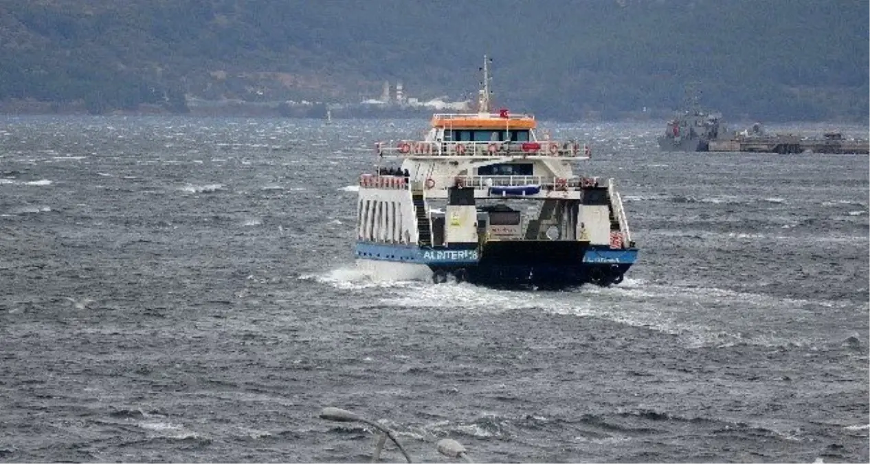 Bozcaada feribot seferleri haftada 2 güne düşürüldü