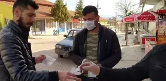 Eymir Belediyesi koronavirüse karşı maske ve eldiven dağıttı