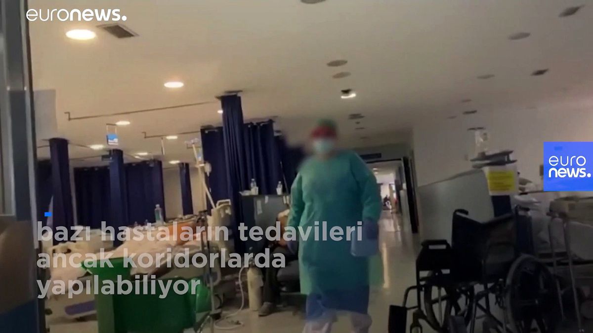 İspanya\'da hastaneler Covid-19 hastaları ile dolup taşıyor, insanlar koridorlarda tedavi görüyor