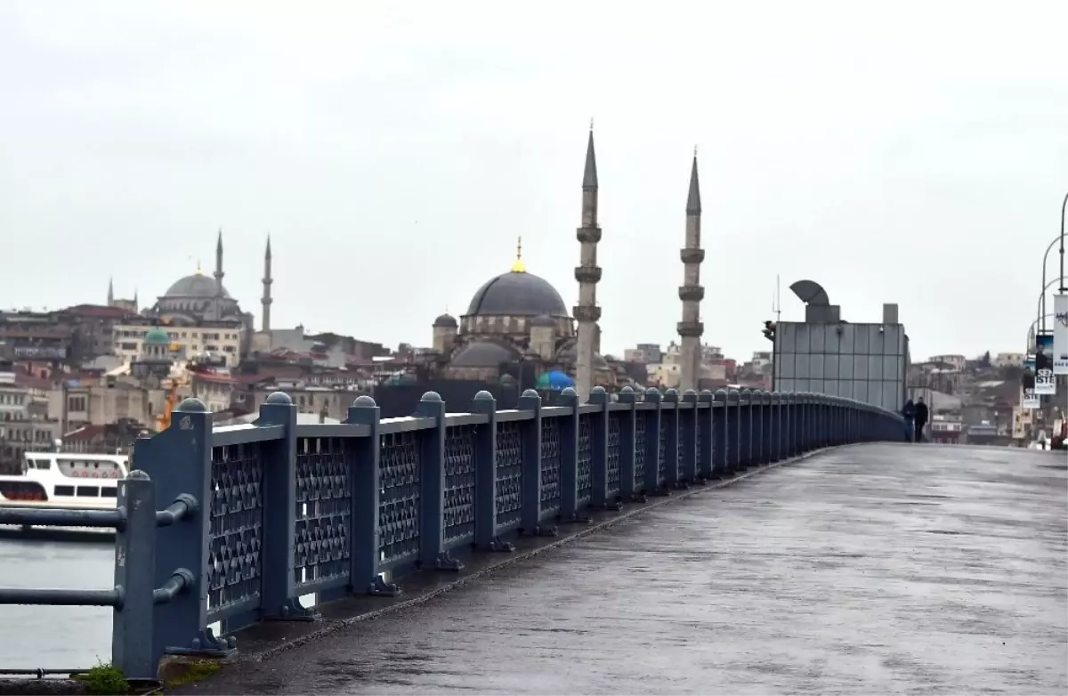 İstanbul\'da sokaklar boş kaldı