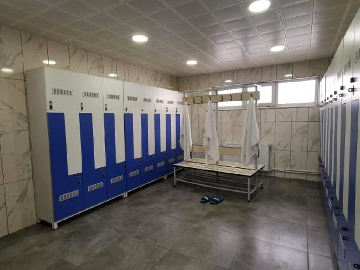 İstanbul\'da sokakta yaşanlar spor salonlarına yerleştiriliyor