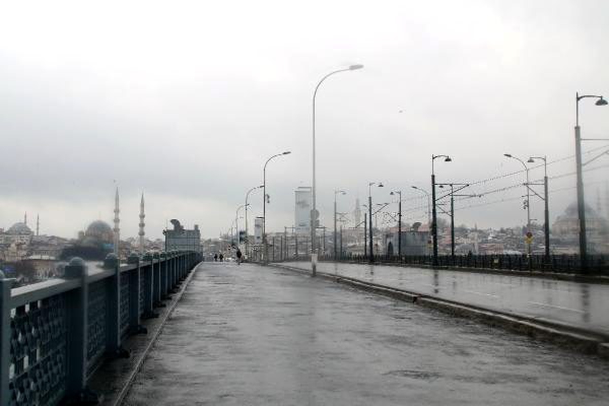 İstanbullular bu pazar sabahı \'evde kal\'dılar