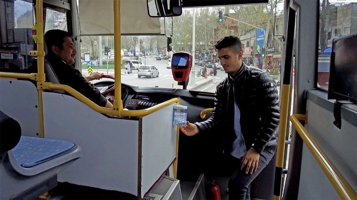 Kahramanmaraş\'ta toplu taşıma araçlarına el dezenfektanı
