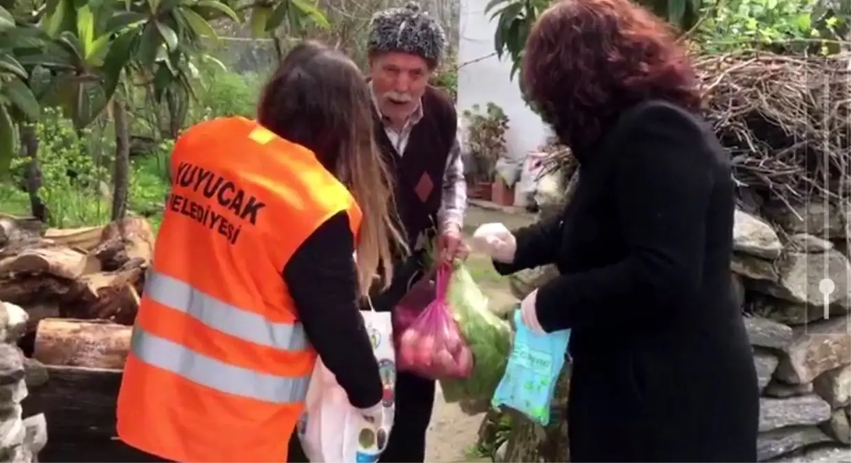 Kuyucak\'ta sokağa çıkamayan vatandaşlara 24 saat hizmet