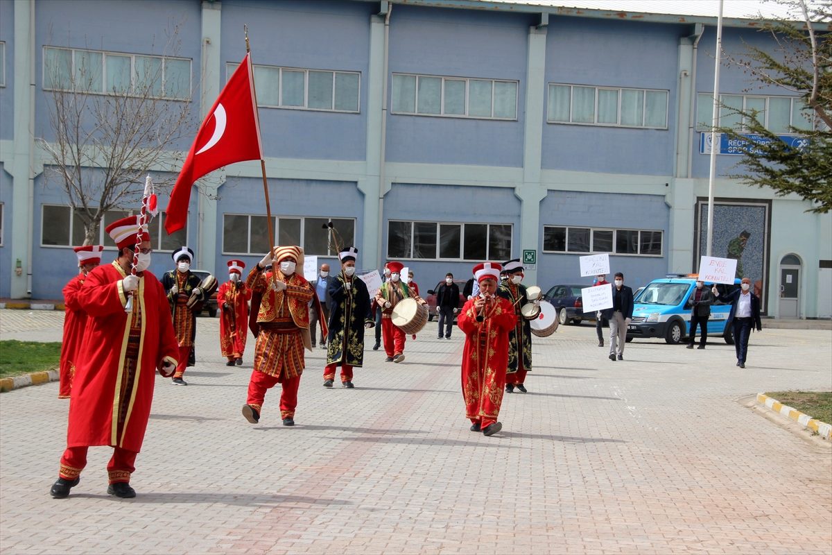 Mehter takımından vatandaşlara "evde kal" çağrısı