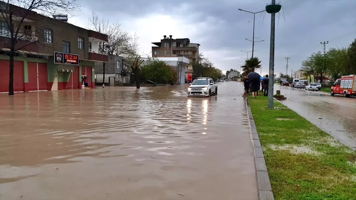 Osmaniye\'de sağanak hayatı olumsuz etkiledi