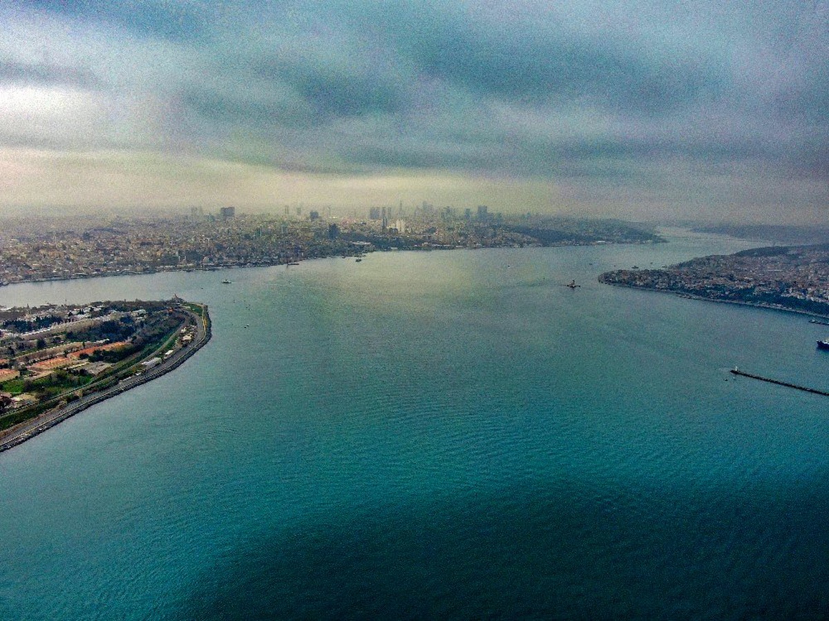 (ÖZEL) İstanbul Boğazı sessizliğe büründü
