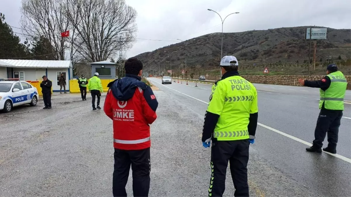 Sağlık ve polis ekiplerinden korona denetimi