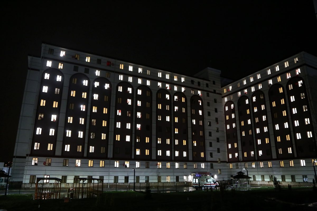 Sivas\'ta KYK\'den karantinadaki öğrenciler için moral etkinliği