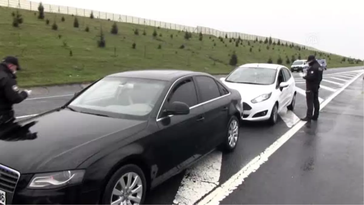 Tekirdağ\'da polis ve jandarma ekipleri sürücülerin ateşini ölçtü