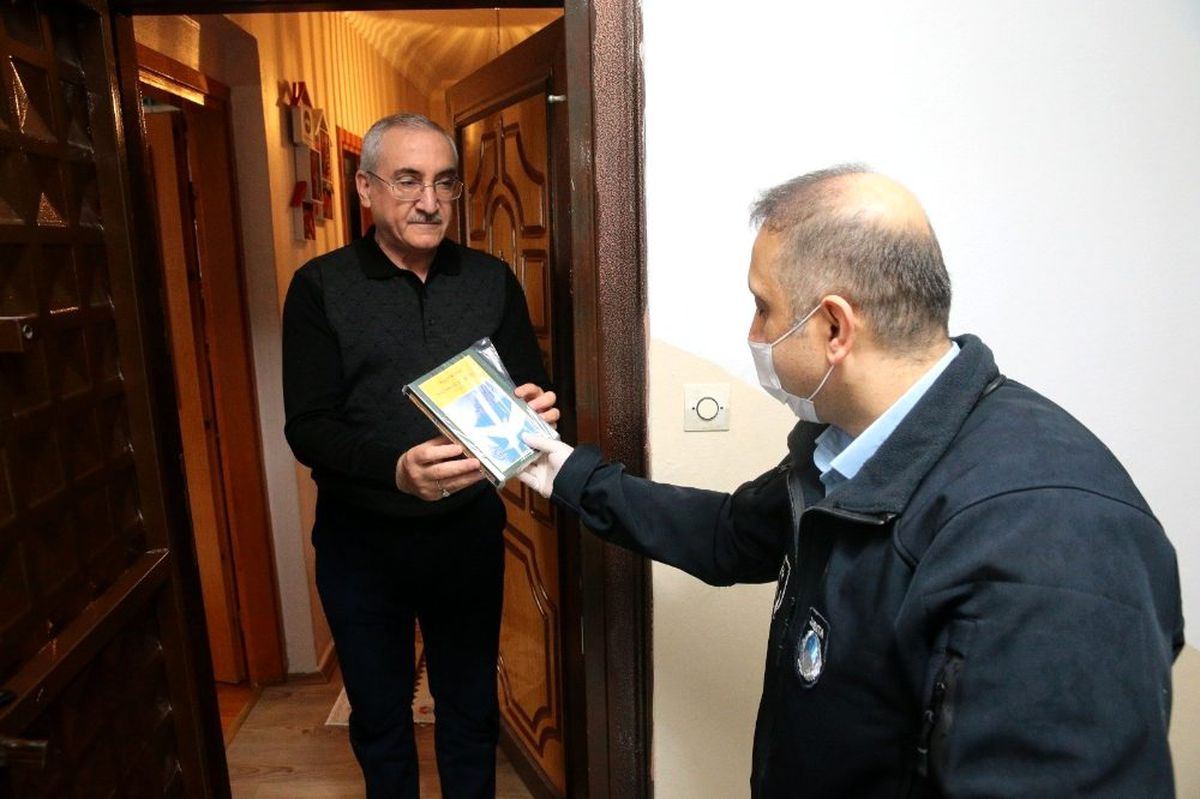 Vatandaşlara "Evde Kitap" servisi