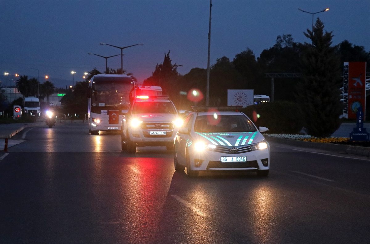ABD\'den gelen 210 kişi Manisa\'daki yurtta karantinaya alındı