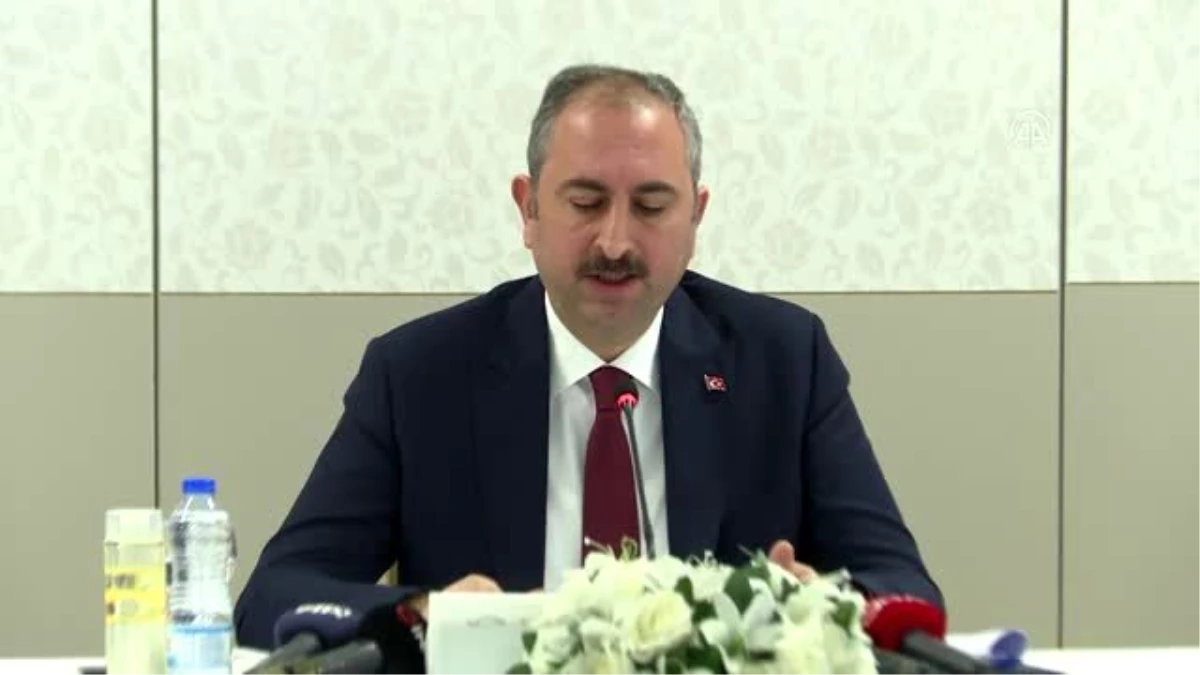 Adalet Bakanı Gül: "Bugünden itibaren cezaevlerinde görev yapan personel izole edilen yerlerde...