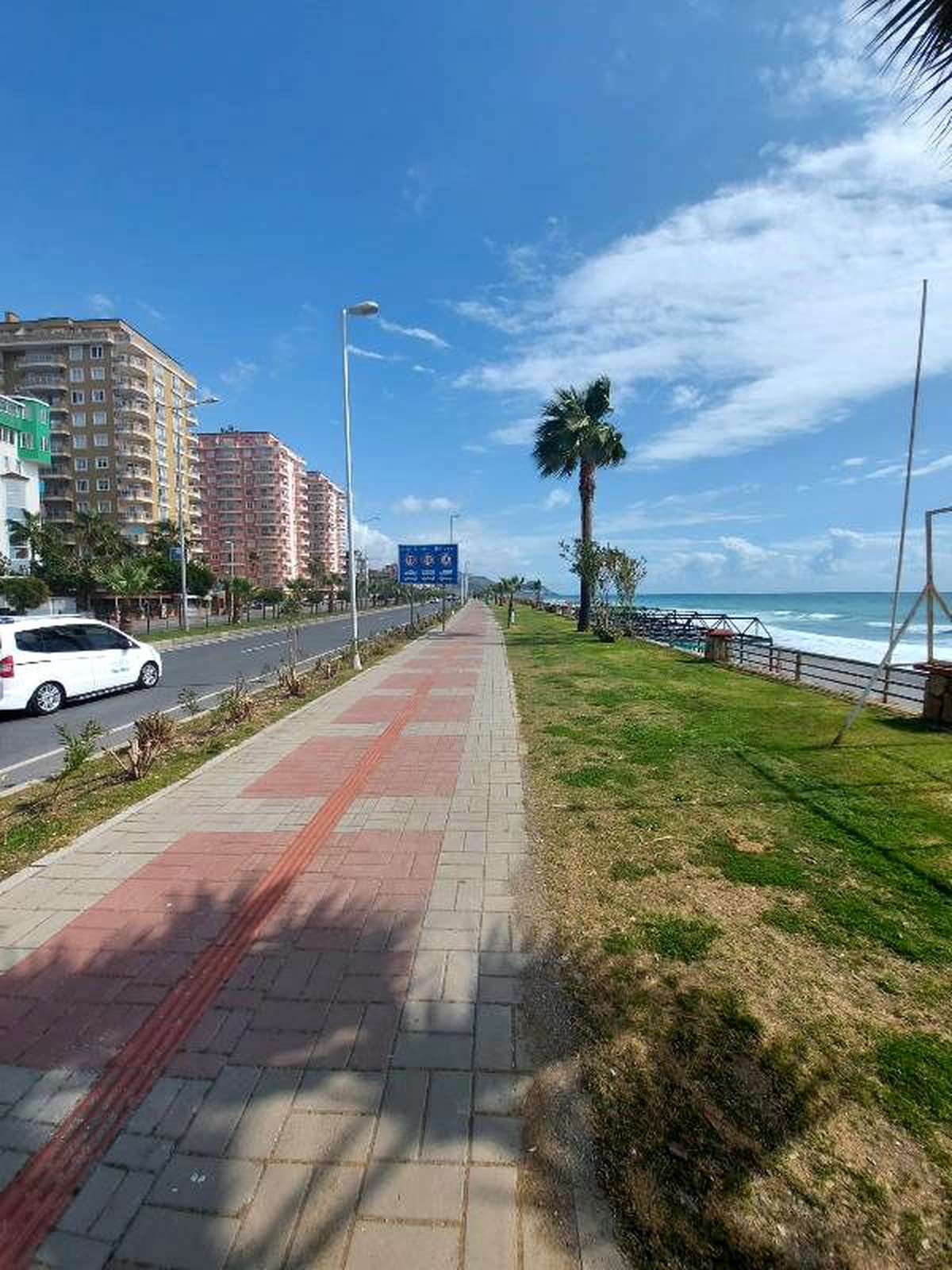 Alanya\'da yasaklara uymayan 51 kişiye para cezası