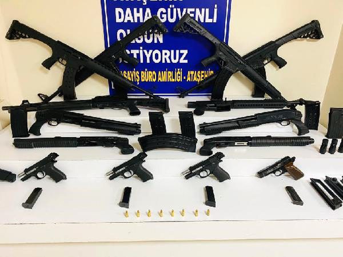 Ataşehir\'de yasa dışı silah ticareti yapan 3 kişi yakalandı
