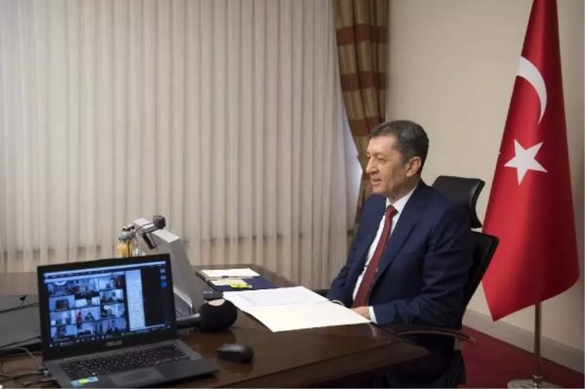 Bakan Selçuk: Öğretmenlerimiz büyüklerimizin evde kalmalarını destekleyecek