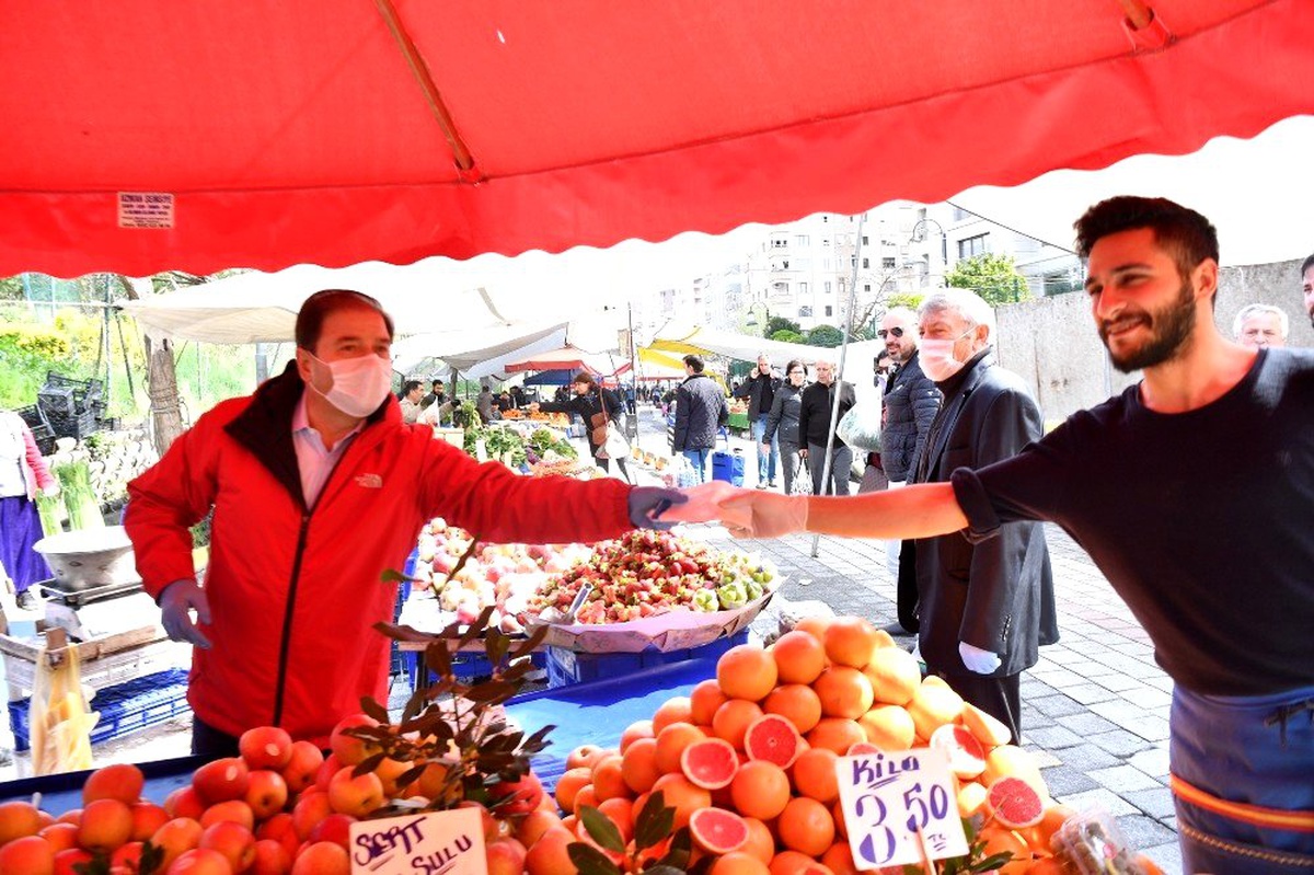 Başkan Kılıç\'tan semt pazarında "sosyal mesafe" uyarısı
