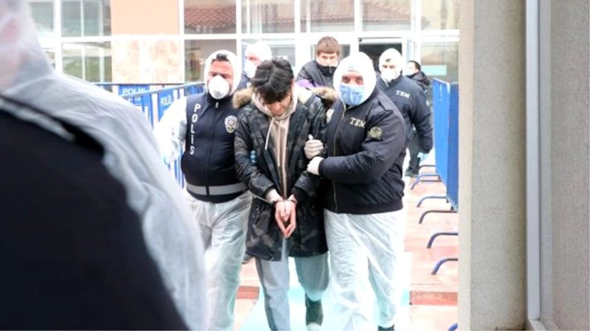Bolu\'da, Türkiye Cumhuriyeti\'ne küfür eden karantinadaki 3 öğrenciden 2\'si tutuklandı