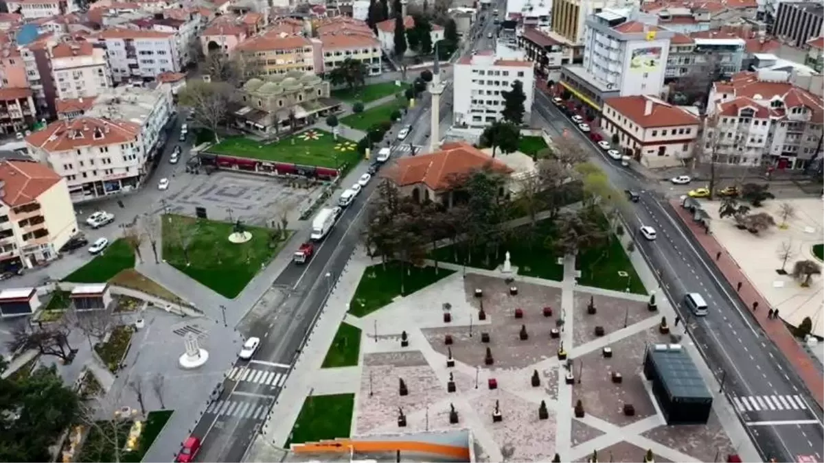 En sakin dönemlerini geçiren Tekirdağ\'ın sokakları havadan görüntülendi
