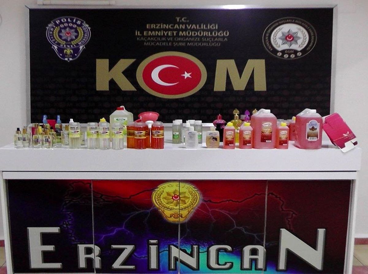 Erzincan\'da sahte kolonya üreten depoya baskın