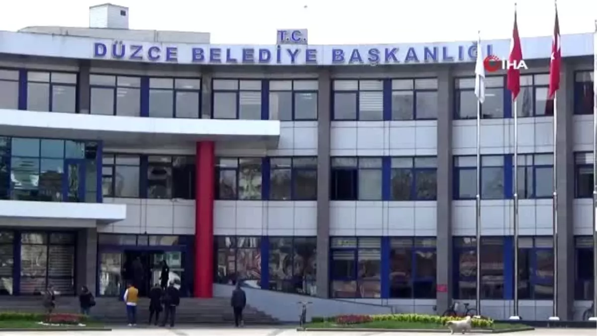 Faruk Özlü evde kaldı "Bu süreçte sokağa çıkmayalım, evde kalalım"