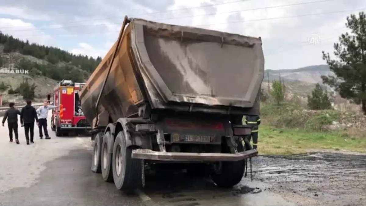 Karabük\'te hafriyat yüklü tır yandı