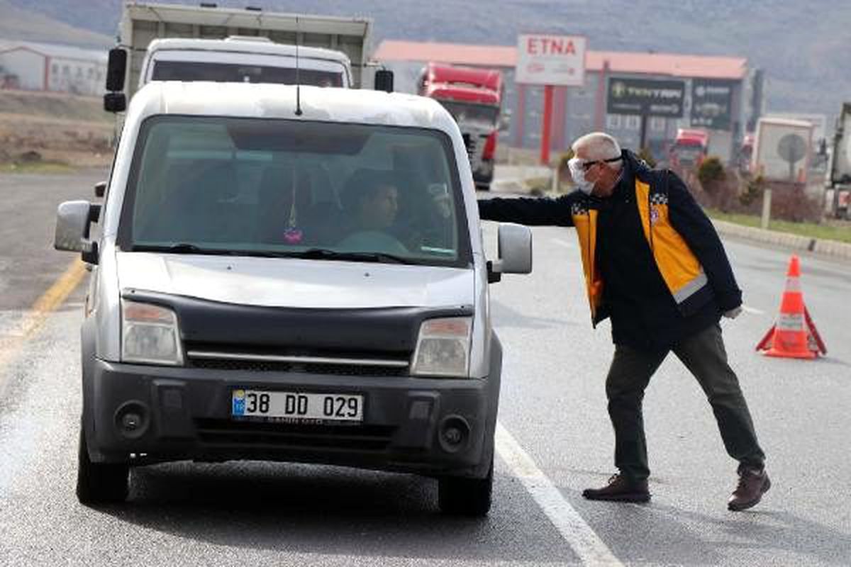 Kayseri\'de koronavirüse karşı ateş ölçerli önlem