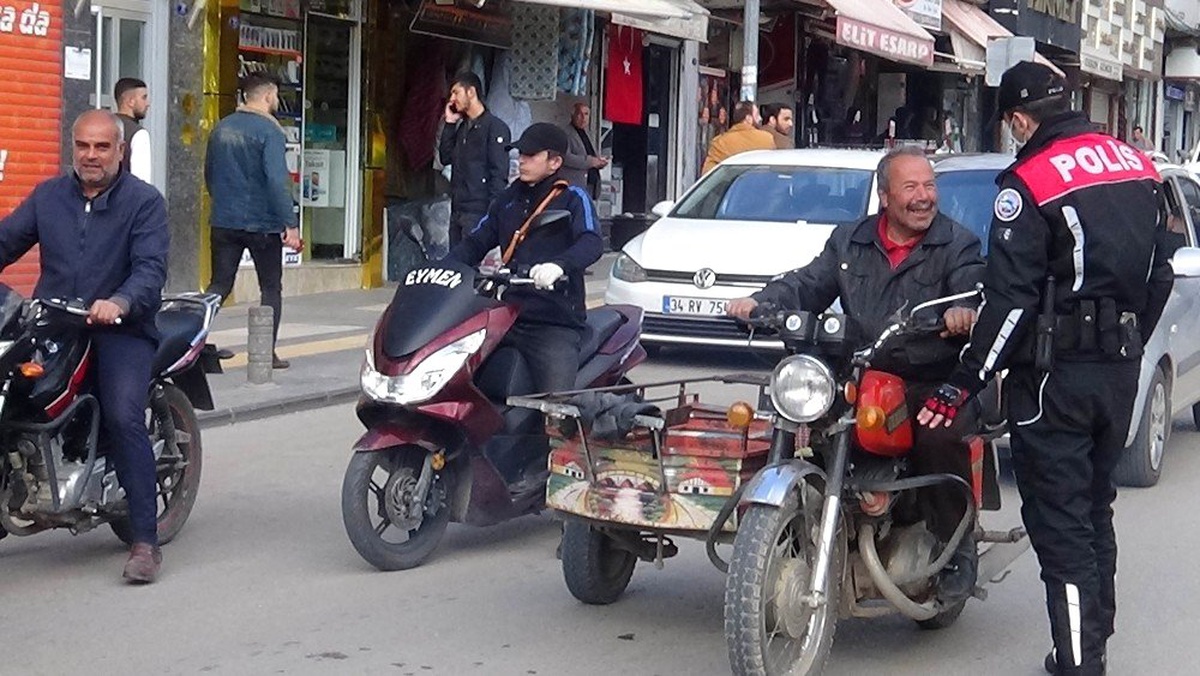 Kilis\'te vatandaşlar \'evde kal\' çağrısına uymuyor