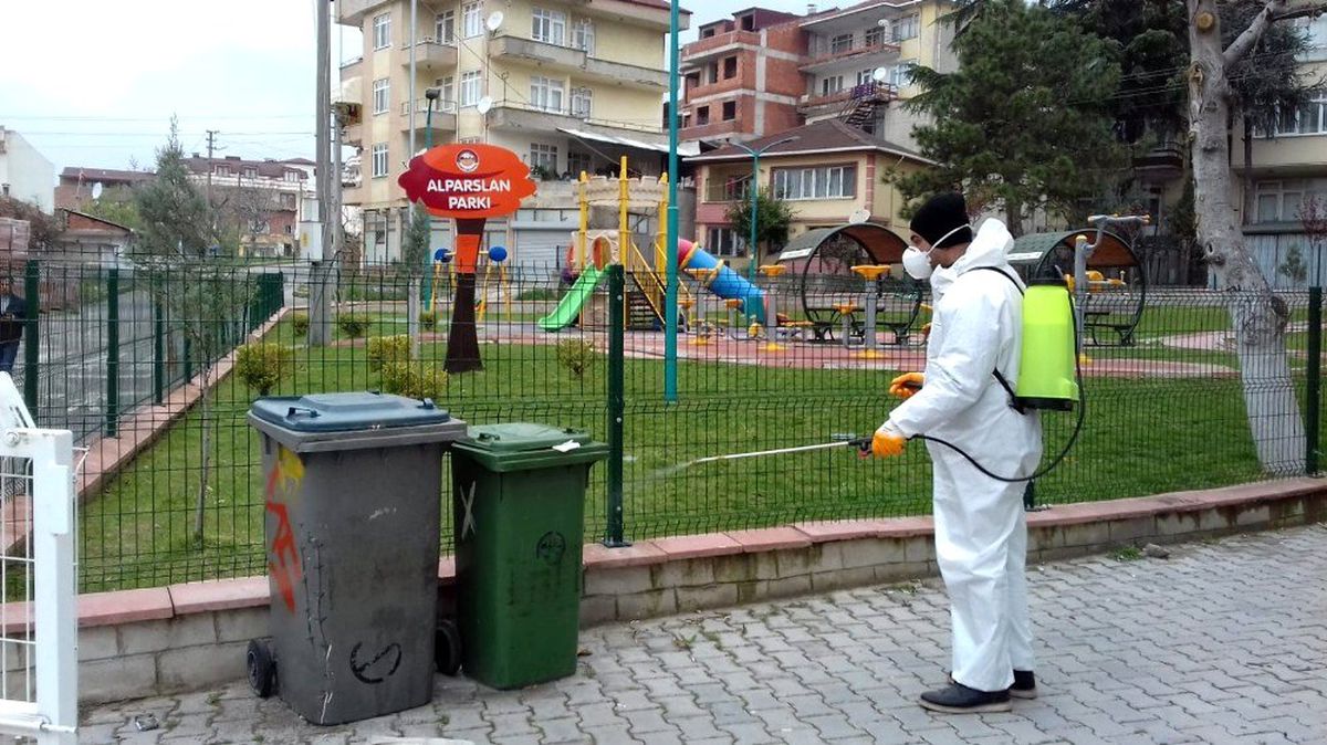 Körfez\'de dezenfekte ekipleri yoğun çalışıyor