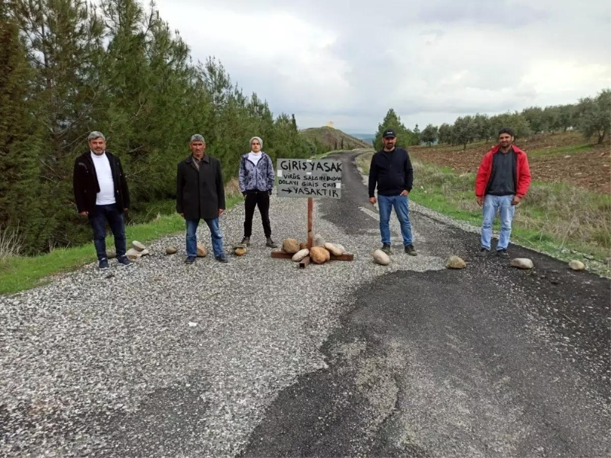 Köylüler kendilerini karantinaya aldı