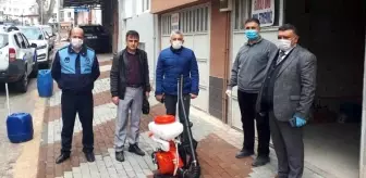 Mekanik ilaçlama pompasını belediyeye bağışladı