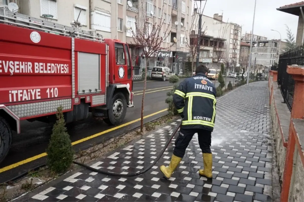 Nevşehir\'de cadde ve sokaklar dezenfekte ediliyor