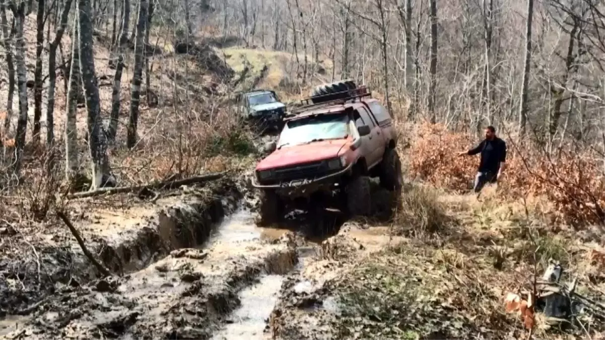 Off-road tutkunları evde kalanlar için araziye çıktı