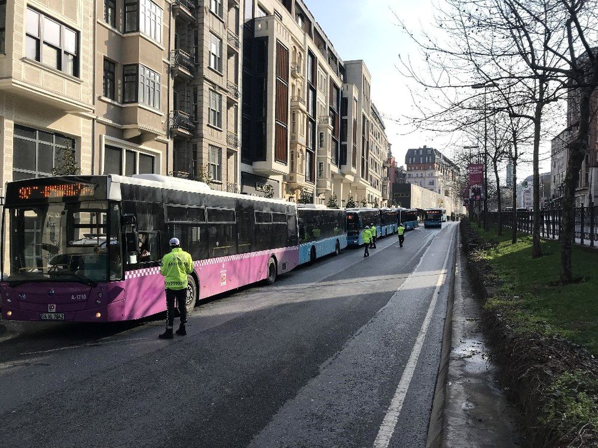 Polis ekipleri İstanbul genelinde denetim yapıyor