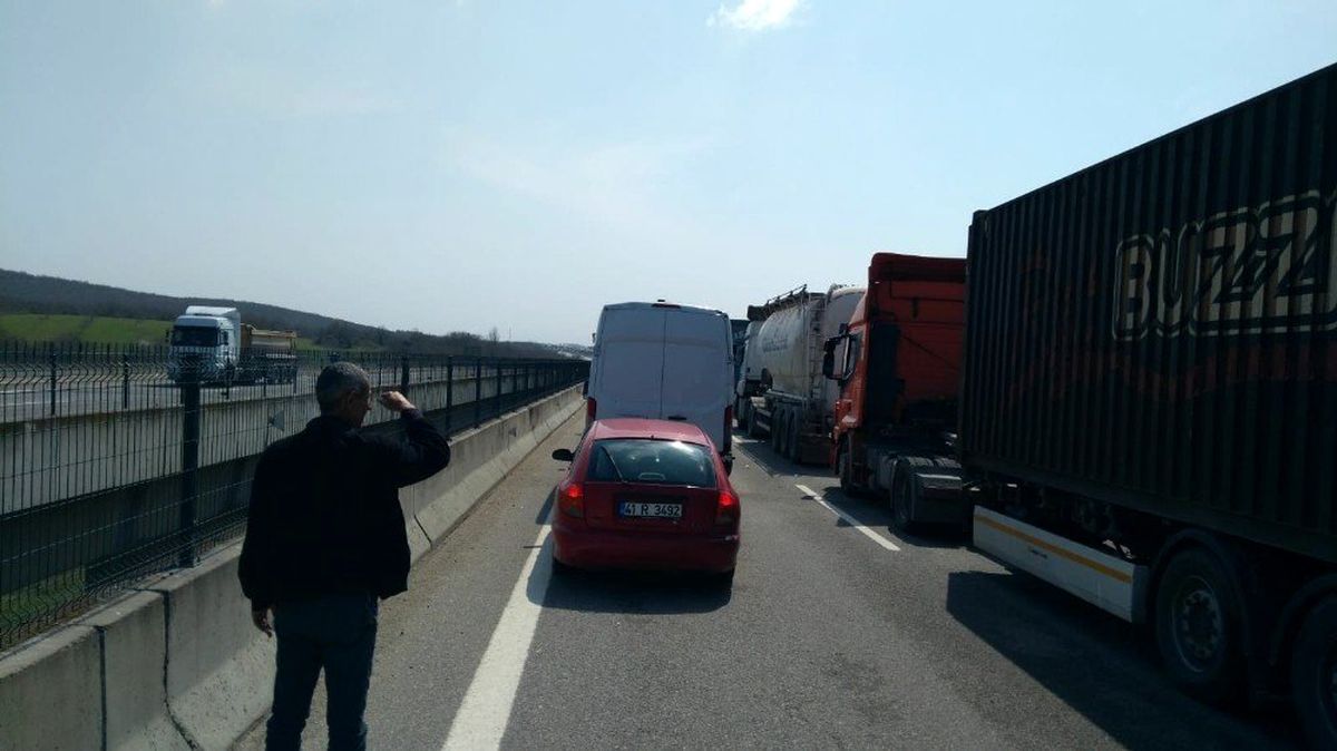 Silivri D100 Karayolunda araçlar denetlendi