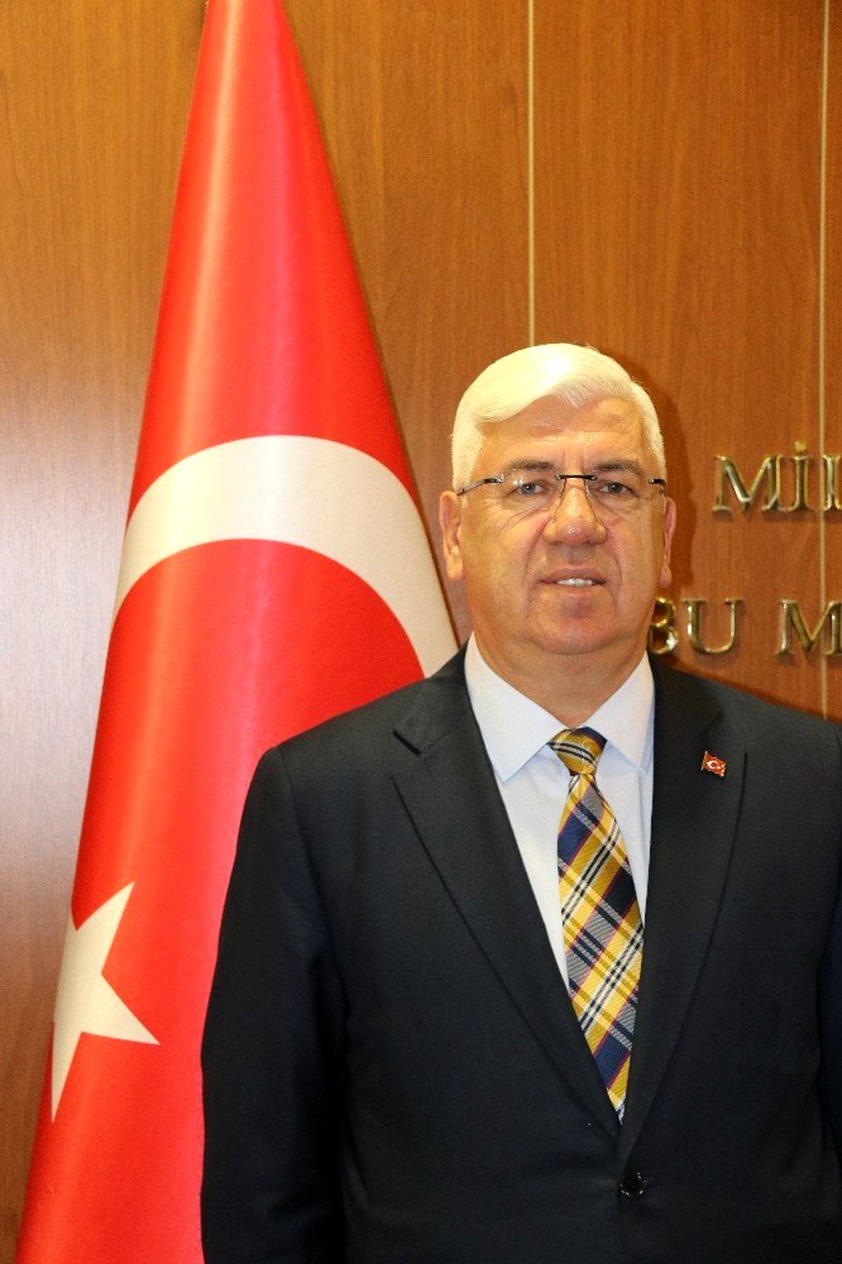 Başkan Yüksel, maaşını başlatılan kampanyaya bağışladı