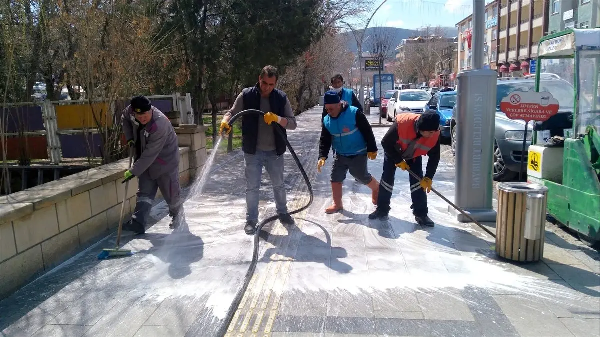 Bayburt\'ta cadde ve sokaklar yıkanıyor