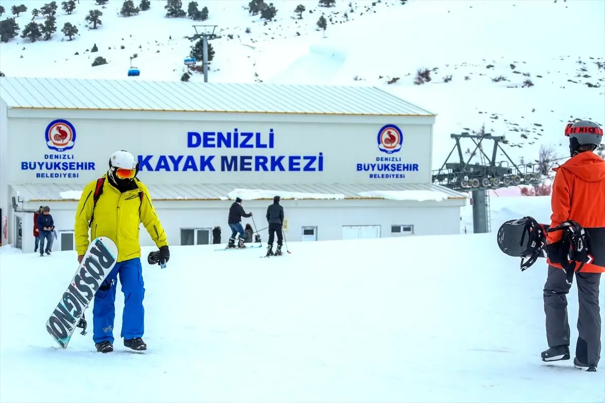 Denizli Kayak Merkezi 100 günde 200 bin ziyaretçiyi ağırladı