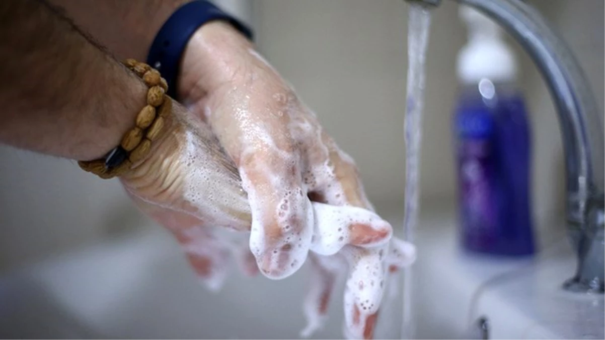 Dermatoloji uzmanı uyardı: Eller yıkanırken takılar da çıkarılmalı
