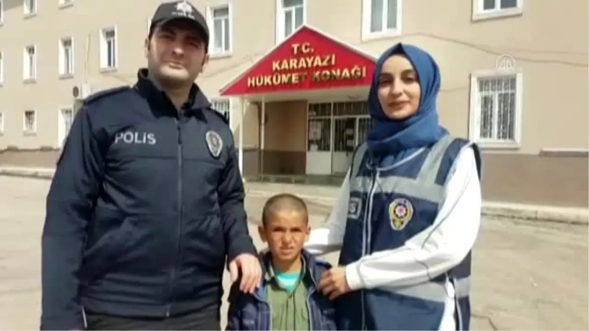 Erzurumlu 9 yaşındaki Devran Özmen, kumbarasındaki 29 lirayı "Biz Bize Yeteriz Türkiyem"...