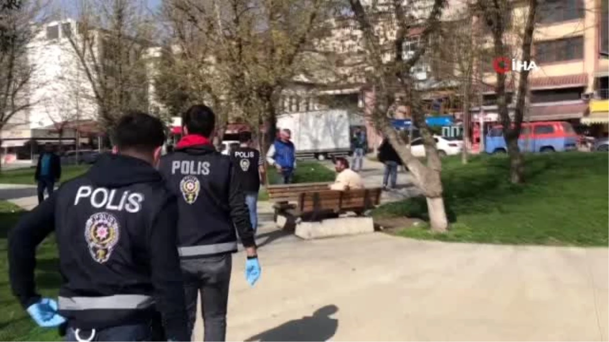İstanbul\'da polisle vatandaş arasındaki ilginç diyaloglar kamerada
