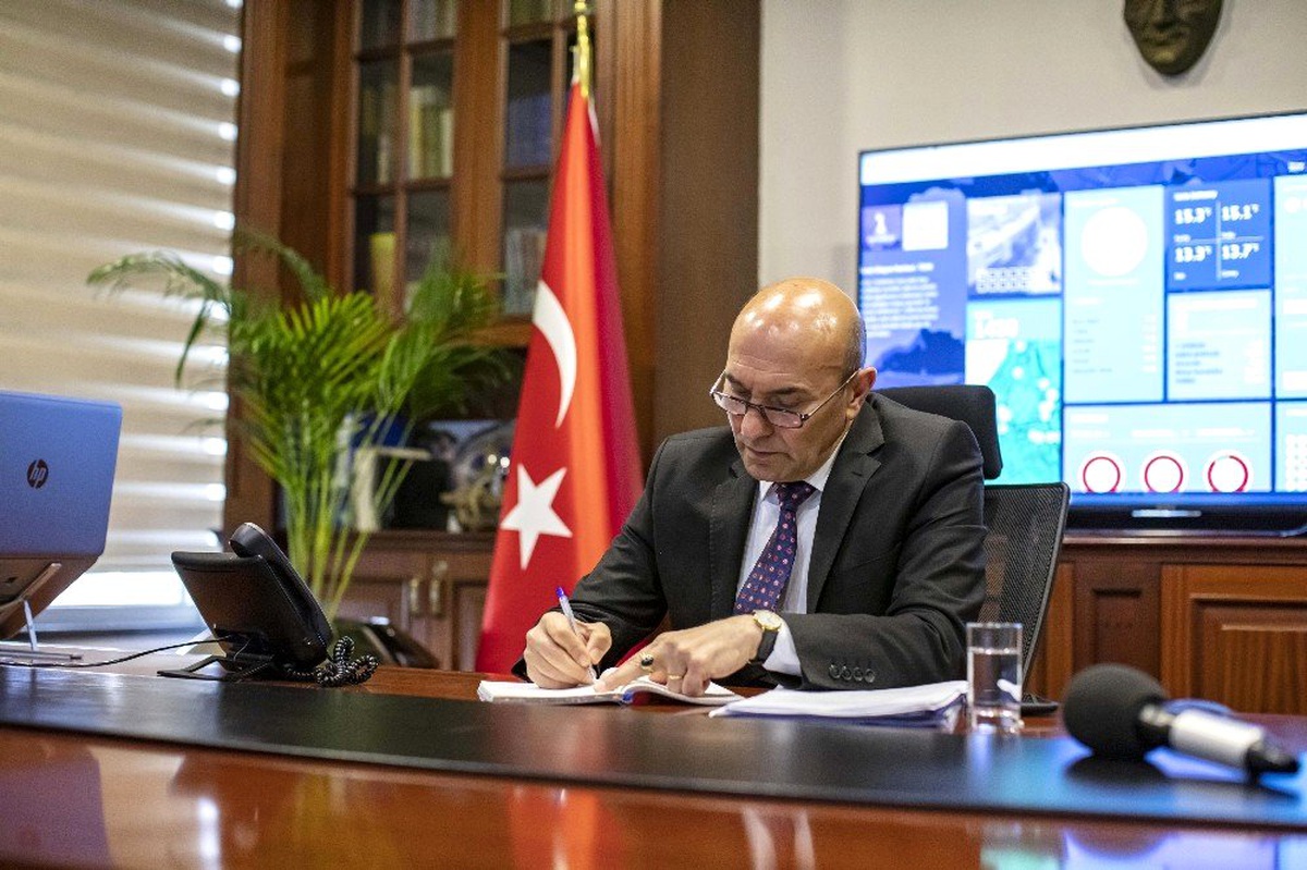 İzmir Büyükşehir Belediyesinden ailelere 16 milyon liralık yardım