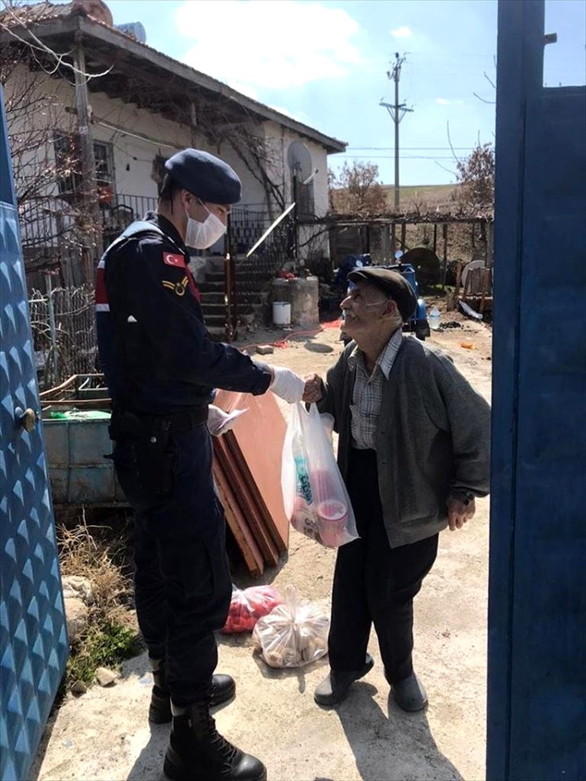 Kırıkkale "Vefa Sosyal Destek Grubu" 2600 vatandaşın talebini karşıladı