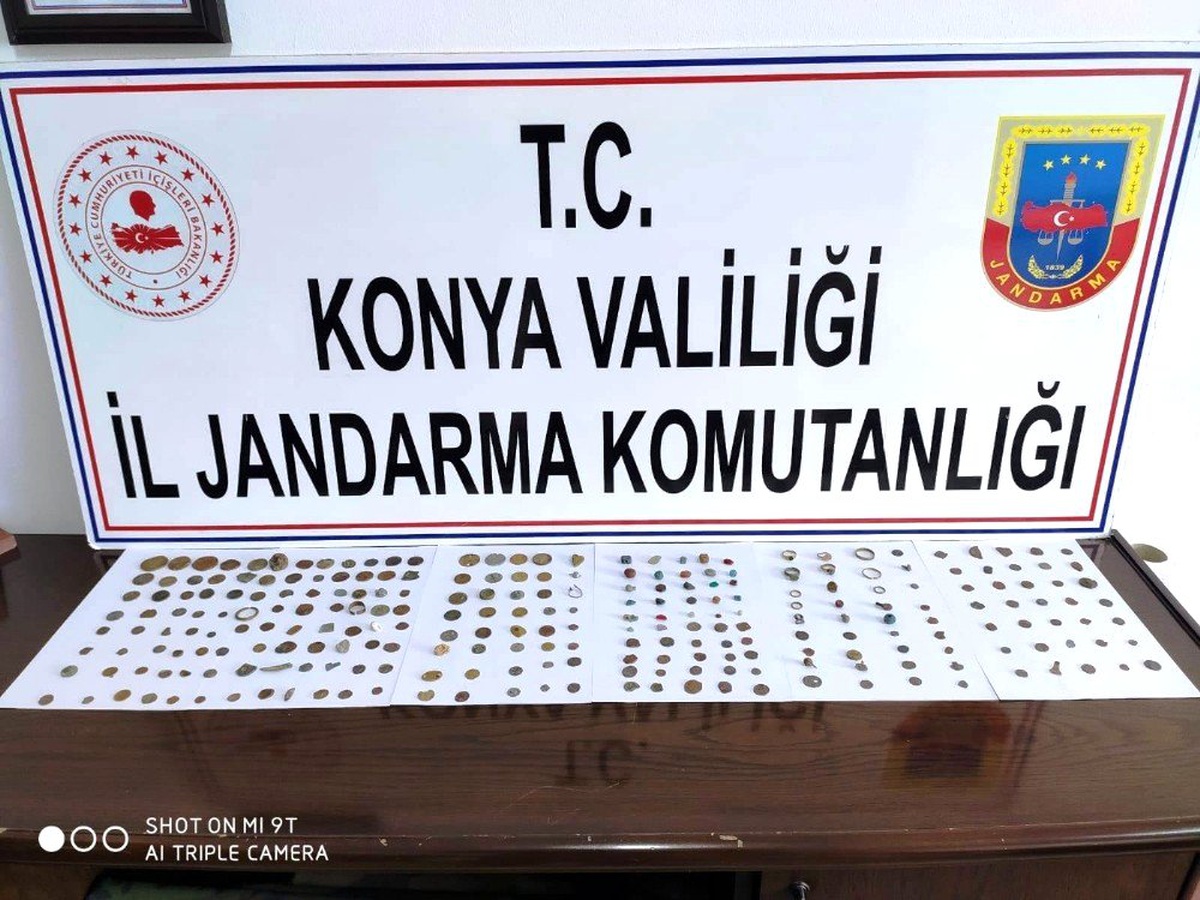 Konya\'da 216 parça tarihi eser ele geçirildi