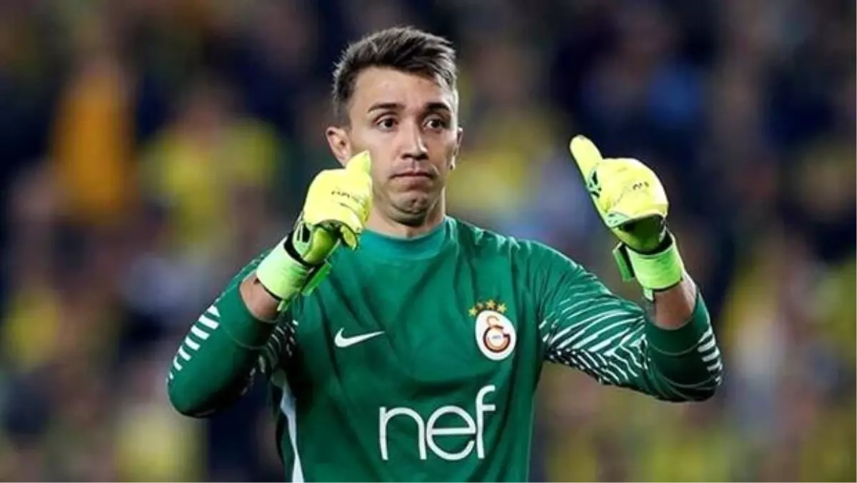 Muslera ve eşinden Gazi Üniversitesi\'ne ekipman desteği