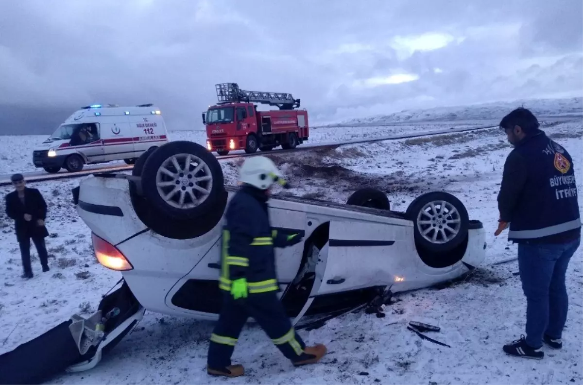 Özalp\'ta trafik kazası; 2 yaralı