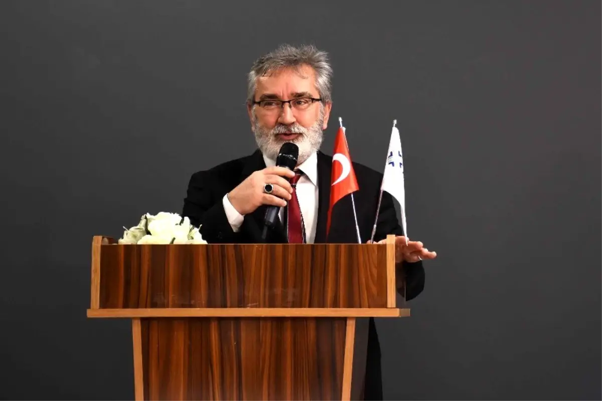 Prof. Dr. Büyükaslan: "Sanal alemin sanal uzmanlarından uzak durun"