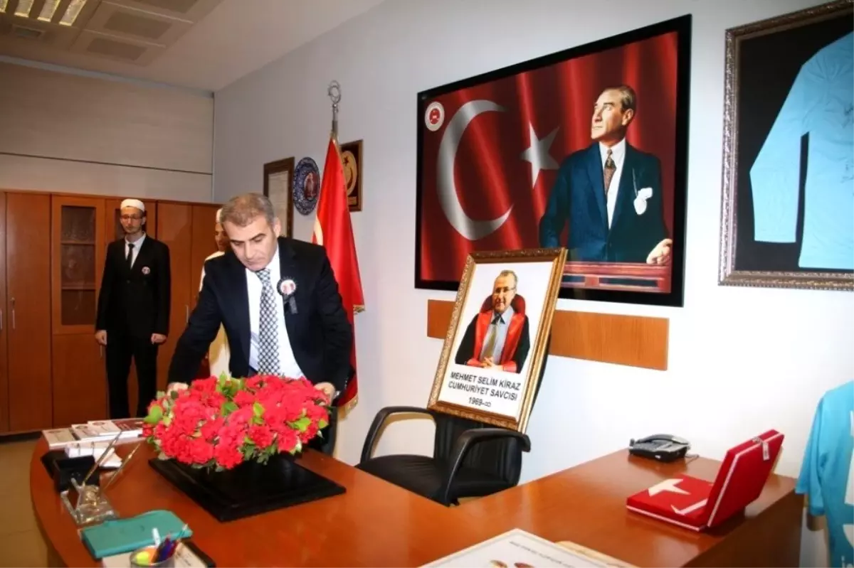 Şehit Savcı Kiraz, makam odasında anıldı