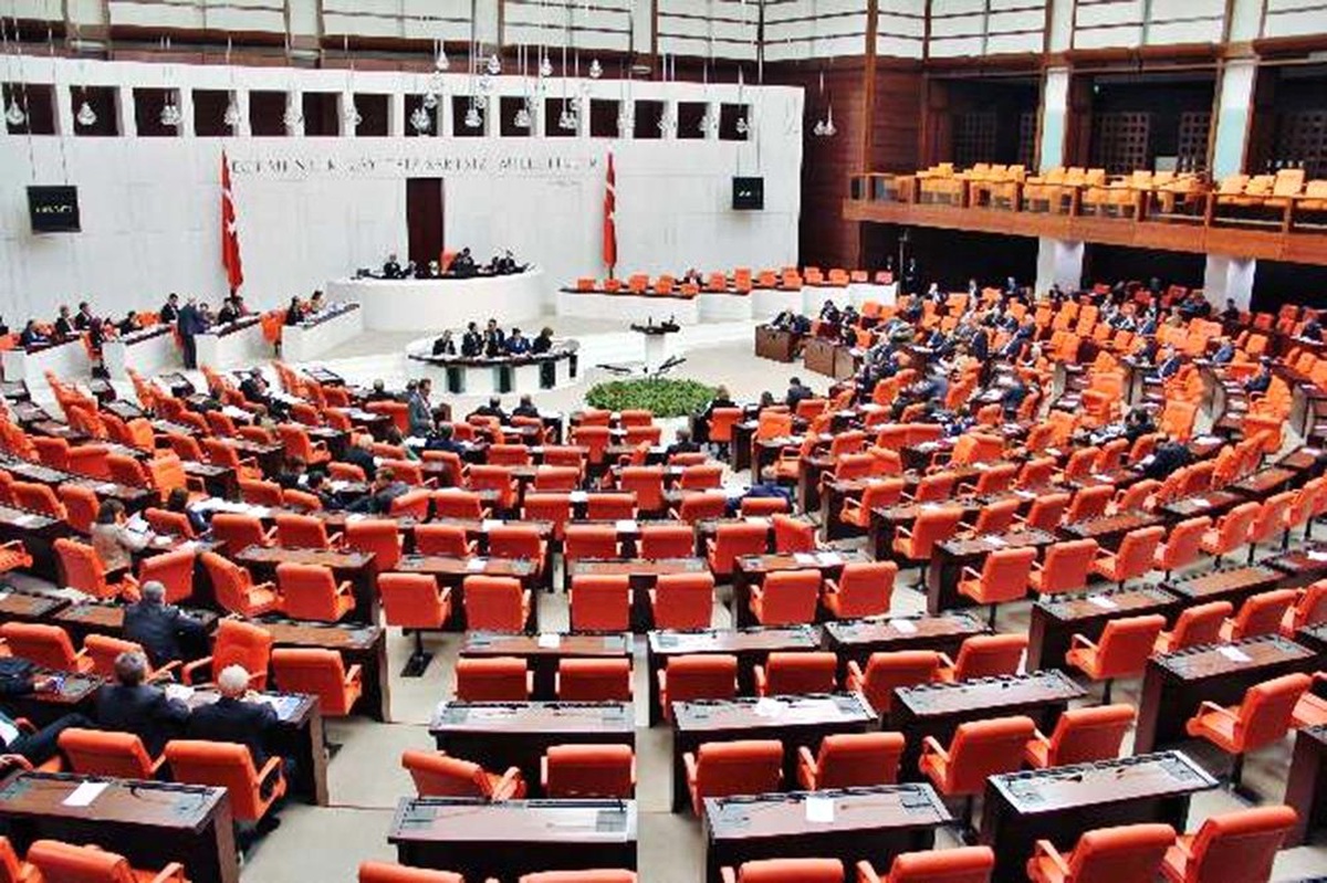 TBMM\'ye ziyaretçi yasağının süresi uzatıldı